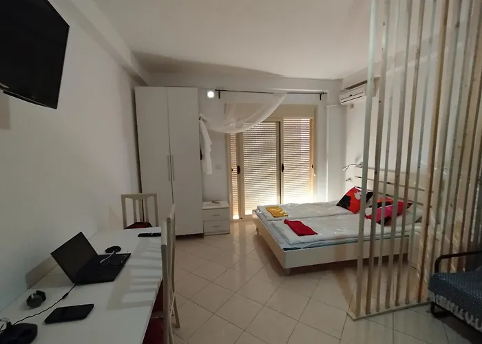 Irek's Lungomare Apartment *